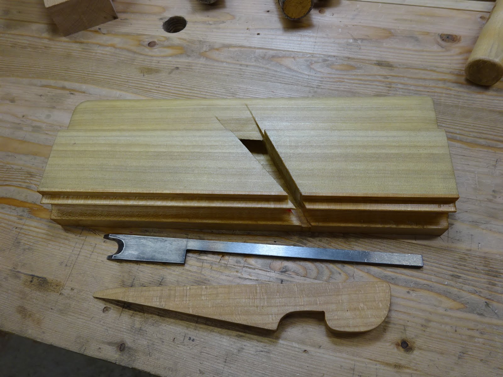 Woodworking in a Tiny Shop Make a Beading Plane