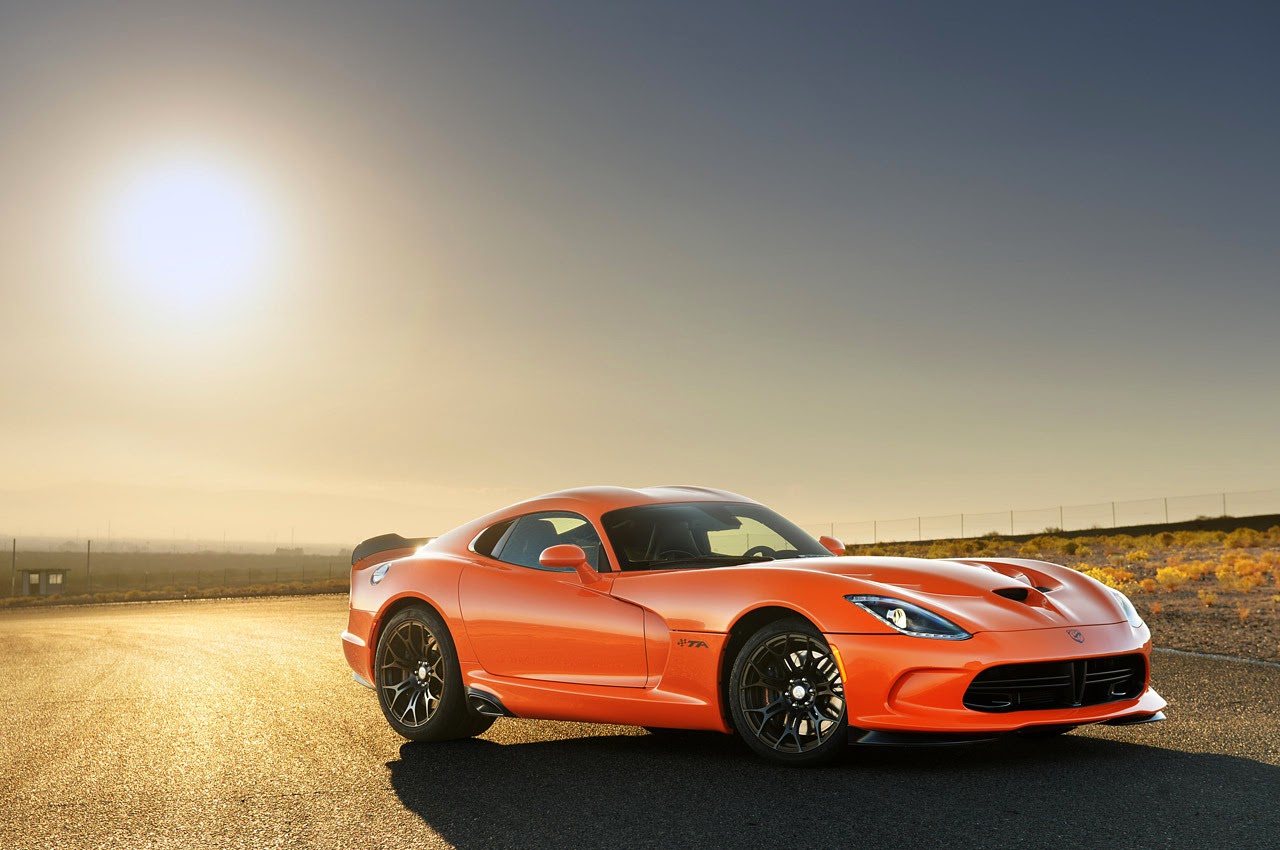 Dodge Viper закат