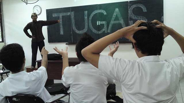 7 Kesalahan Yang Sering Dilakukan Guru dalam Pembelajaran Menurut E. Mulyasa 7 Kesalahan Yang Sering Dilakukan Guru dalam Pembelajaran Menurut E. Mulyasa