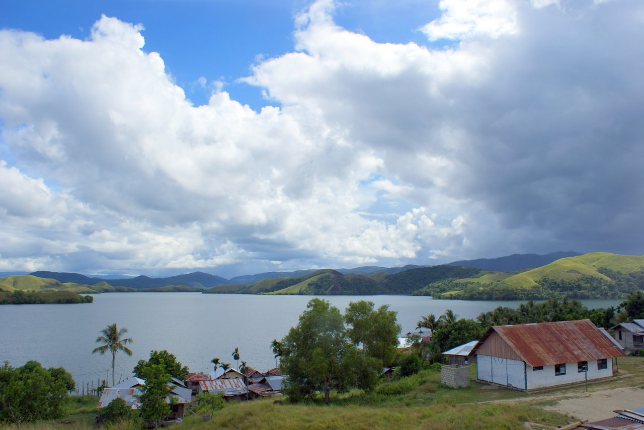 Yuk! ke Danau Sentani, Danau Terluas di Papua
