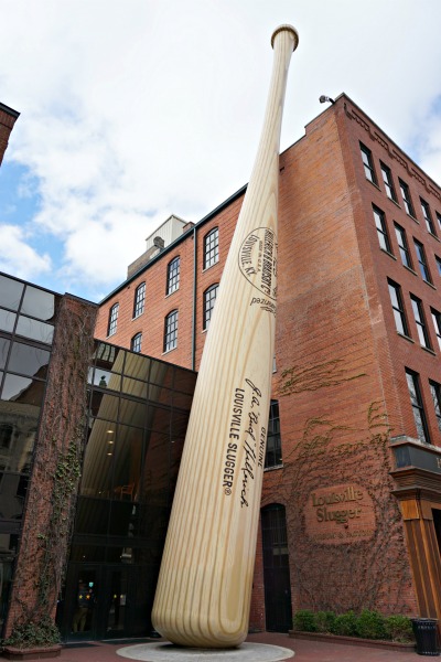 {Travel Guide} Louisville Slugger Museum & Factory - Away She Went