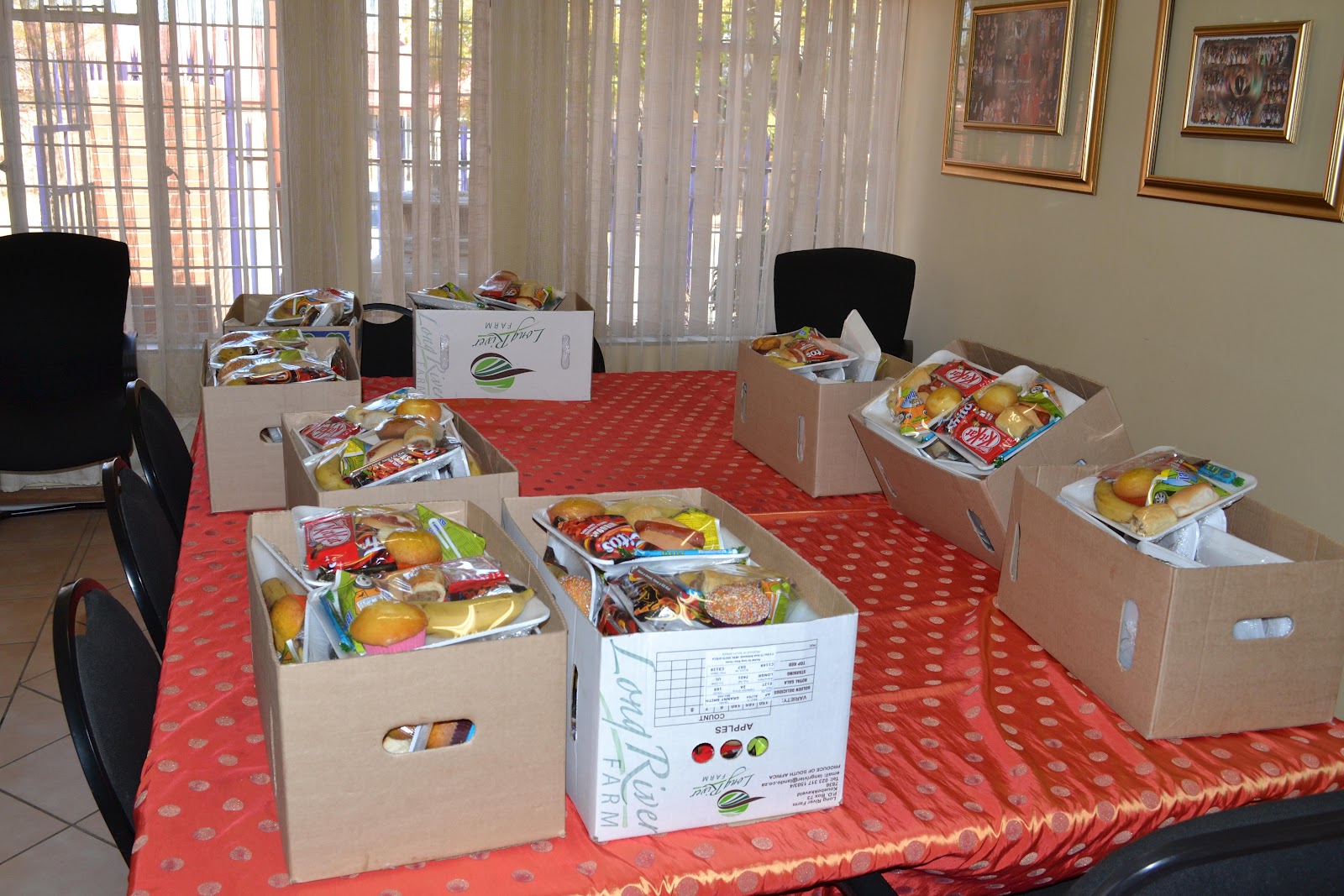 Roodepoort National and International Mr Price gee terug aan die