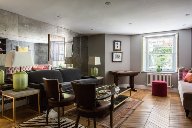 Un interior decorado con una suave pátina color gris para una casa londinense chicanddeco