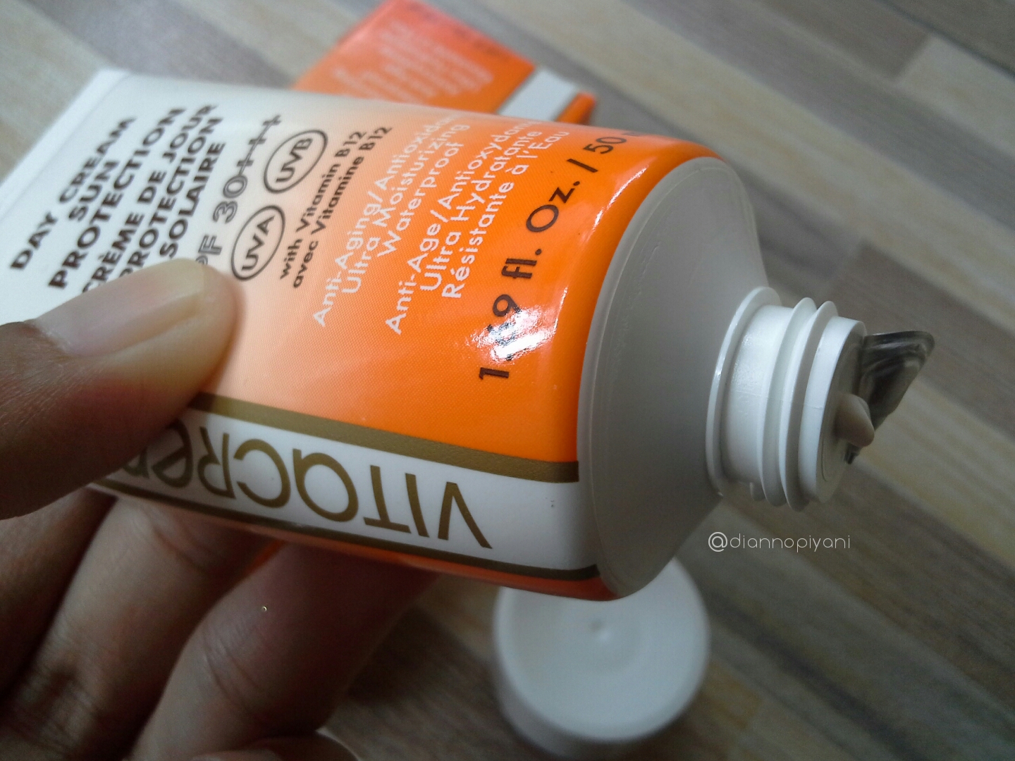 Vitacreme B12 Day Cream Sun Protection a Review Beaufavele by