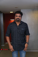 Kollywood Celebrities Pos at Inayathalam Premiere Show .COM 0023.jpg Kollywood Celebrities Pos at Inayathalam Premiere Show .COM 0023.jpg