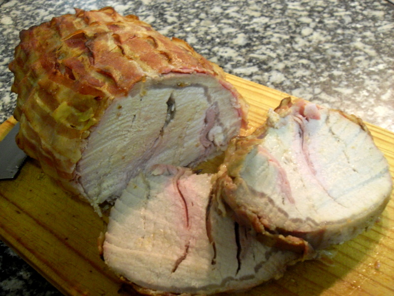 Lomo relleno de jamón cocido y queso.