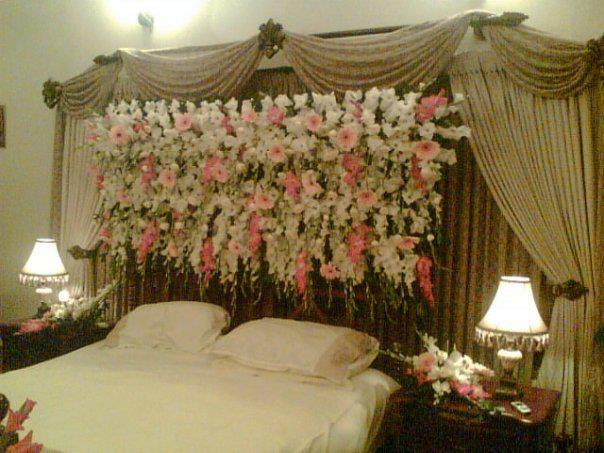 Bride & Groom: Wedding Room Decoration/Bedroom Decoration
