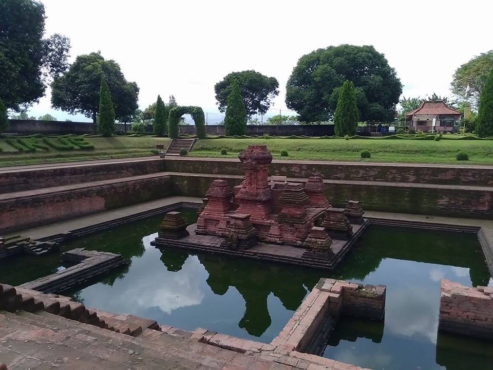 √ Air di Candi Ini Dipercaya Bisa Mengusir Tikus - Perlu Piknik