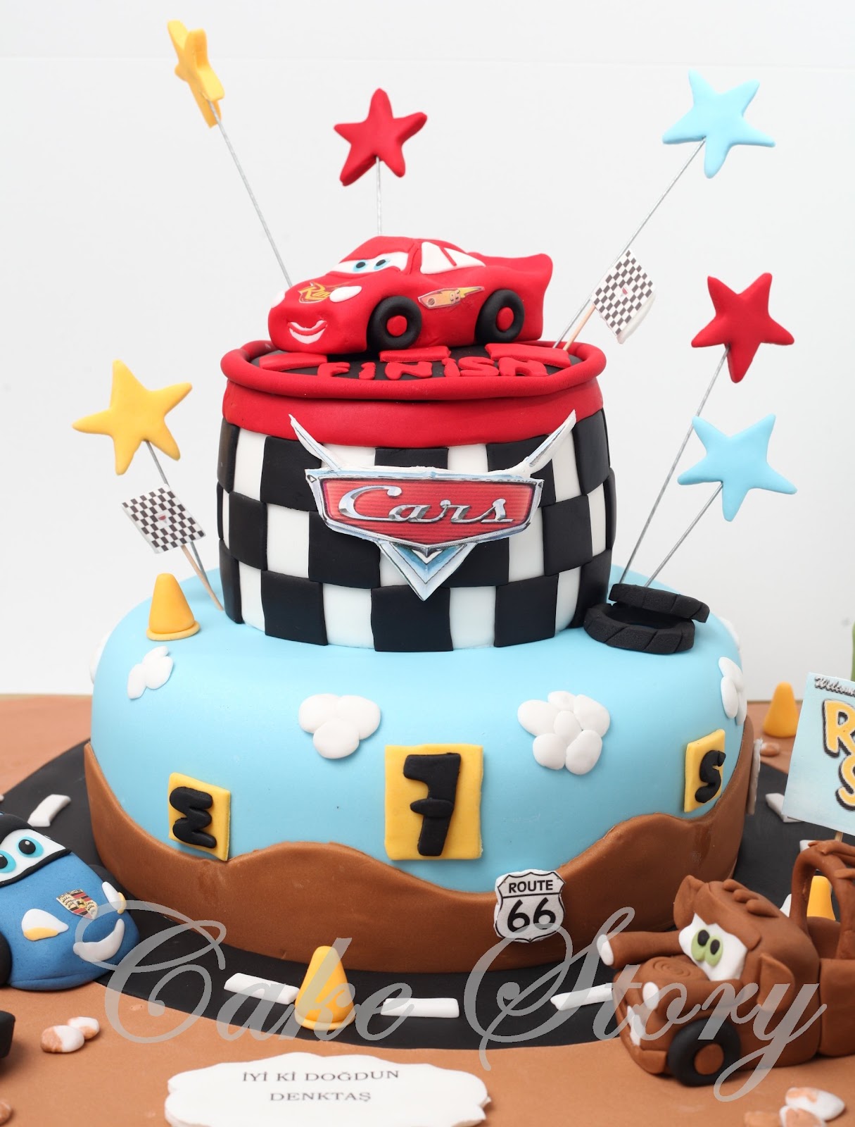 cake-story-d-sney-car-lightning-mcqueen-birthday-cake
