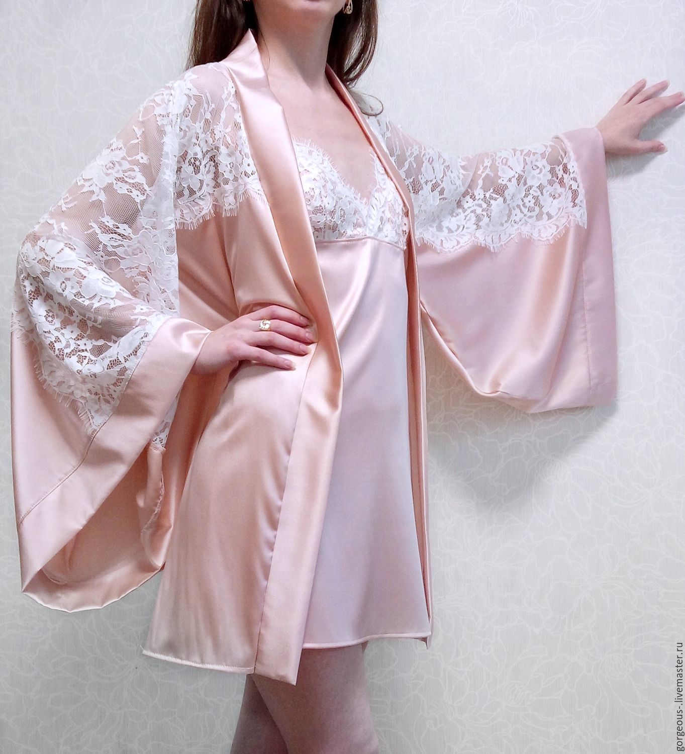халаты из шелка сшить. пеньюары из шелка. платье халат кимоно 2023. материал для пошива пеньюаров. халат кимоно laete платье.