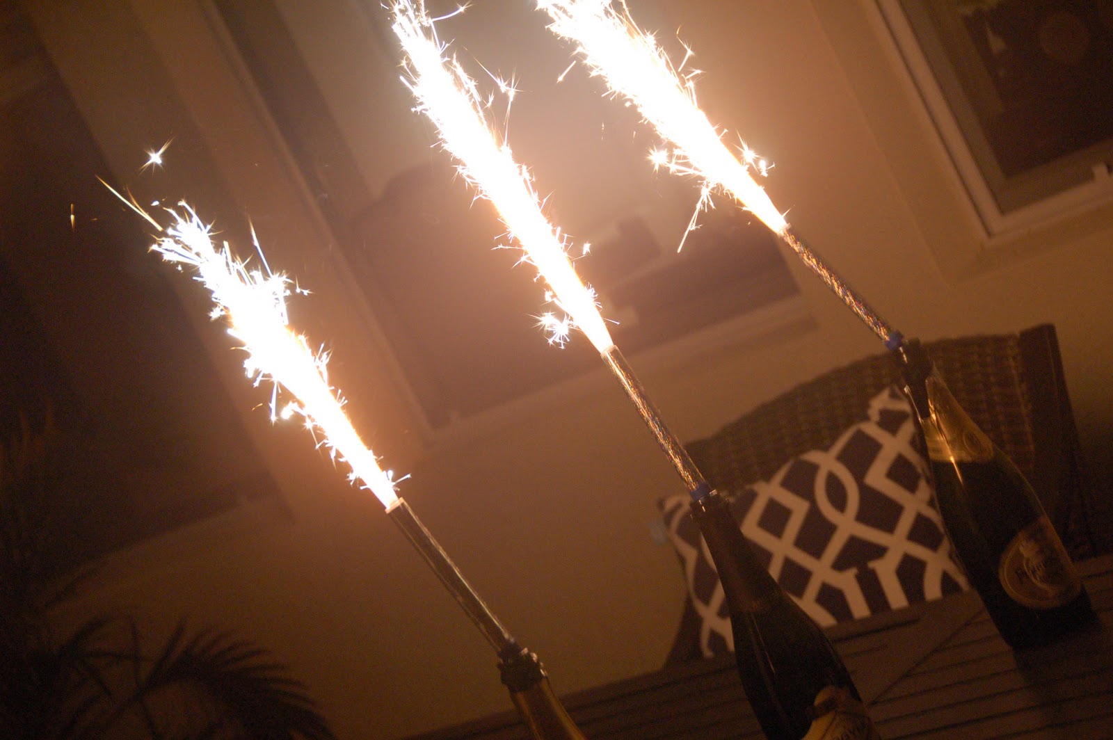 Discount Wedding Sparklers by Buy Sparklers Champagne Bottle Sparklers