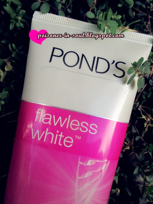 pencuci muka ponds flawless white