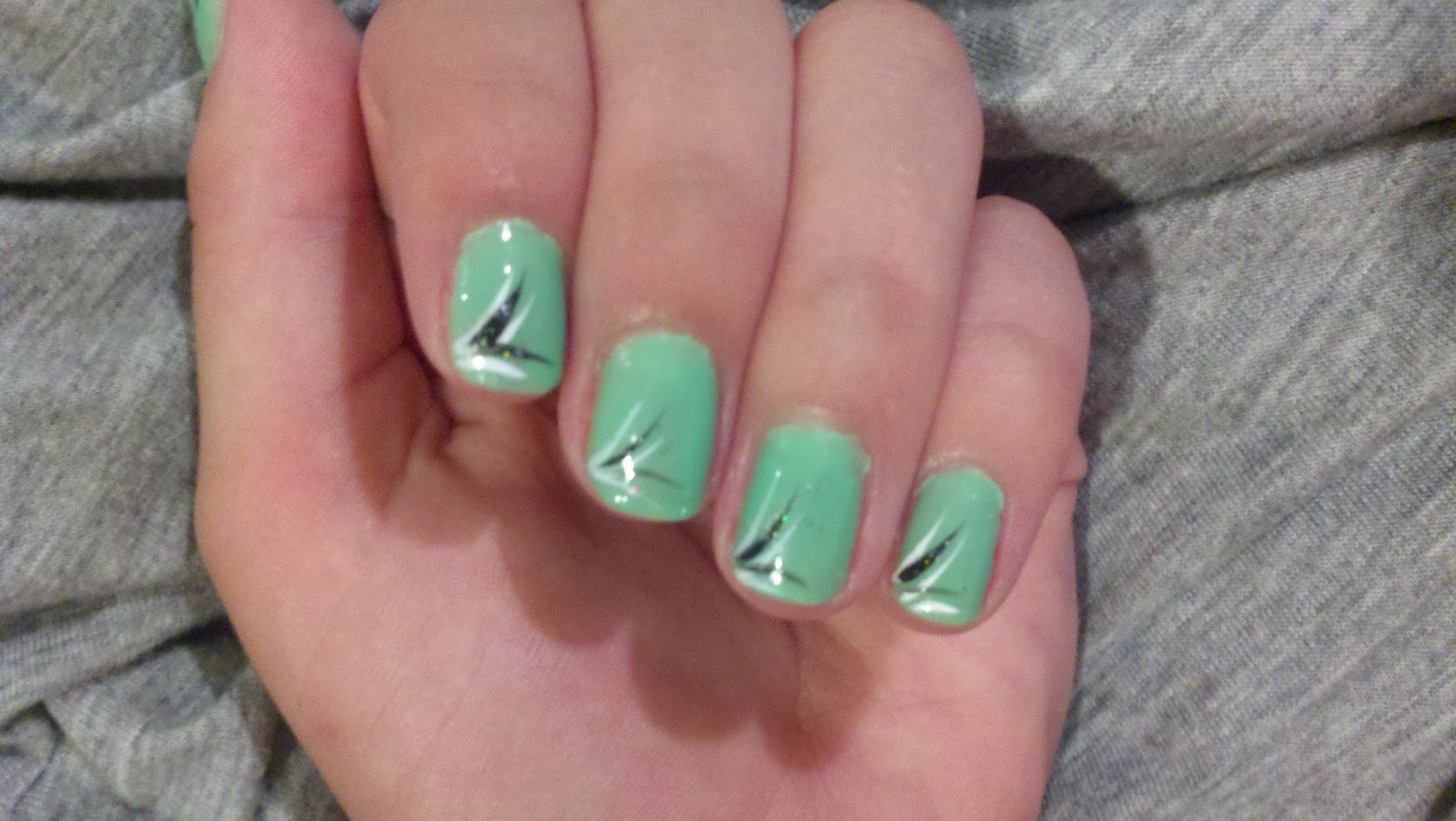 islandbeauty33! Nail of The Day Mint/Sea Foam Green!
