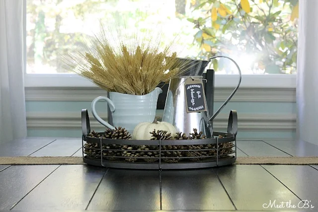 Rustic farmhouse fall vignette. Tips for creating a simple vignette using objects from your home.