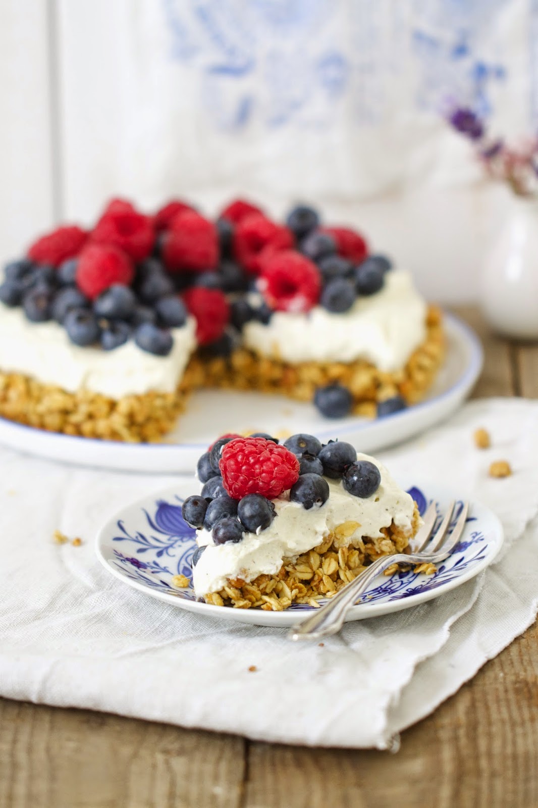 Ein Easy Peasy Und Superschneller Kuchen Mit Musli Und Beeren Der