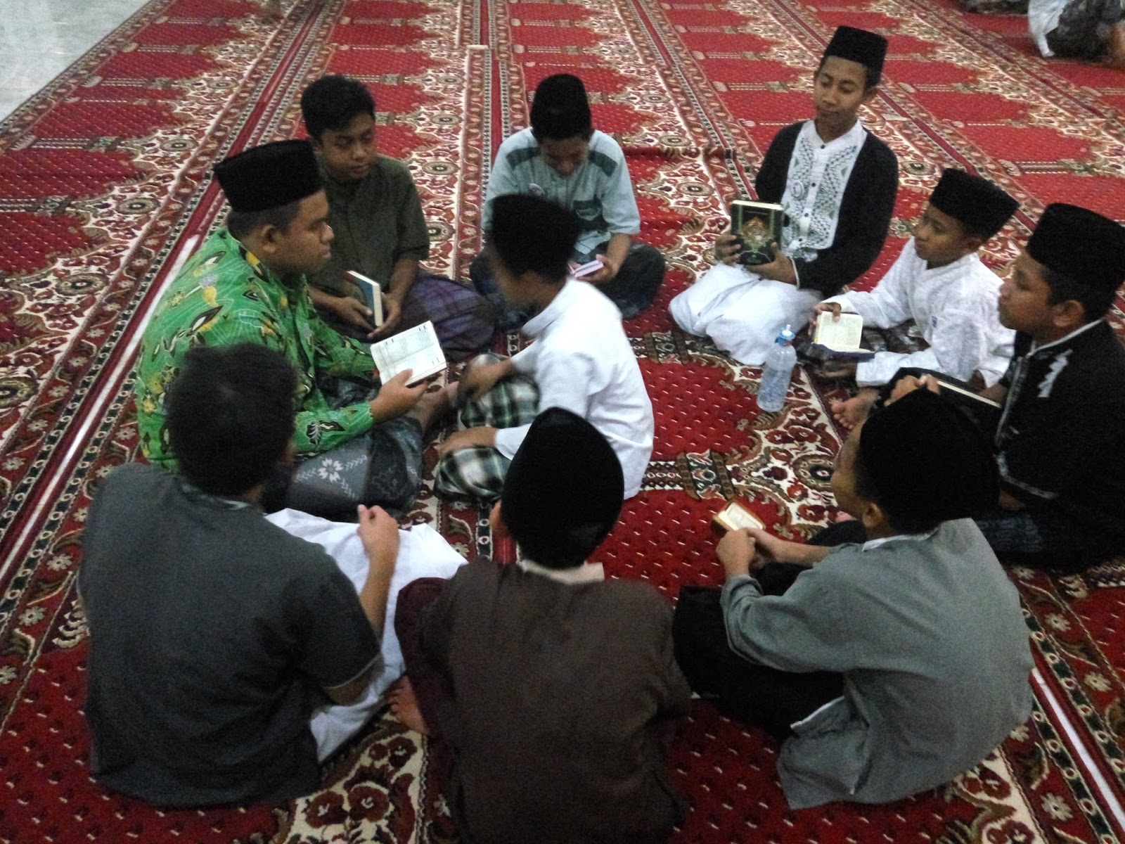 Suasana Halaqoh Tahfizh di Pesantren Baitul Quran Cirata