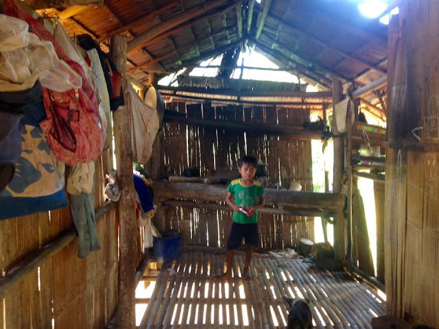 Poor Boy Eating Rice with Junk Food as 'ULAM' for Lunch Receives Help from Netizens Poor Boy Eating Rice with Junk Food as 'ULAM' for Lunch Receives Help from Netizens