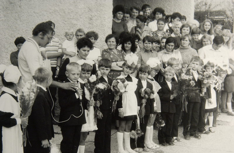 беларусь город слуцк средняя школа 9 выпуск 1979 года фото. архив мозырь. здание хвойнинская школа им денисова в 80ые годы 20 века. сулюкта 80 ые годы. г.