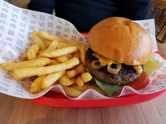 Stanley, Mt Waverley, burger
