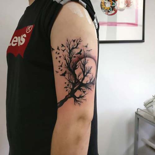 erkek üst kol ağaç dövmesi man upper arm tree tattoo erkek üst kol ağaç dövmesi man upper arm tree tattoo