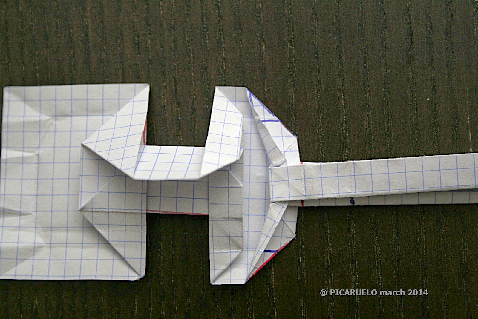 Picaruelo's origami THE VIOLIN