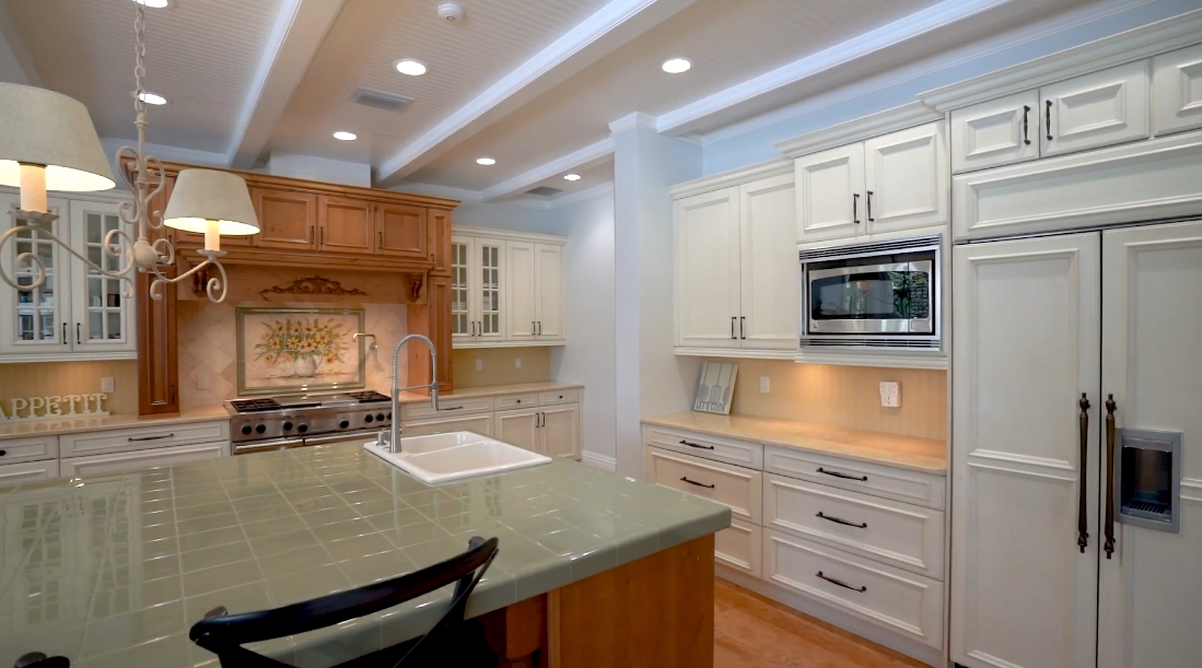 Tour 11641 SW 3rd St, Plantation, FL vs. 26 Interior Design Photos