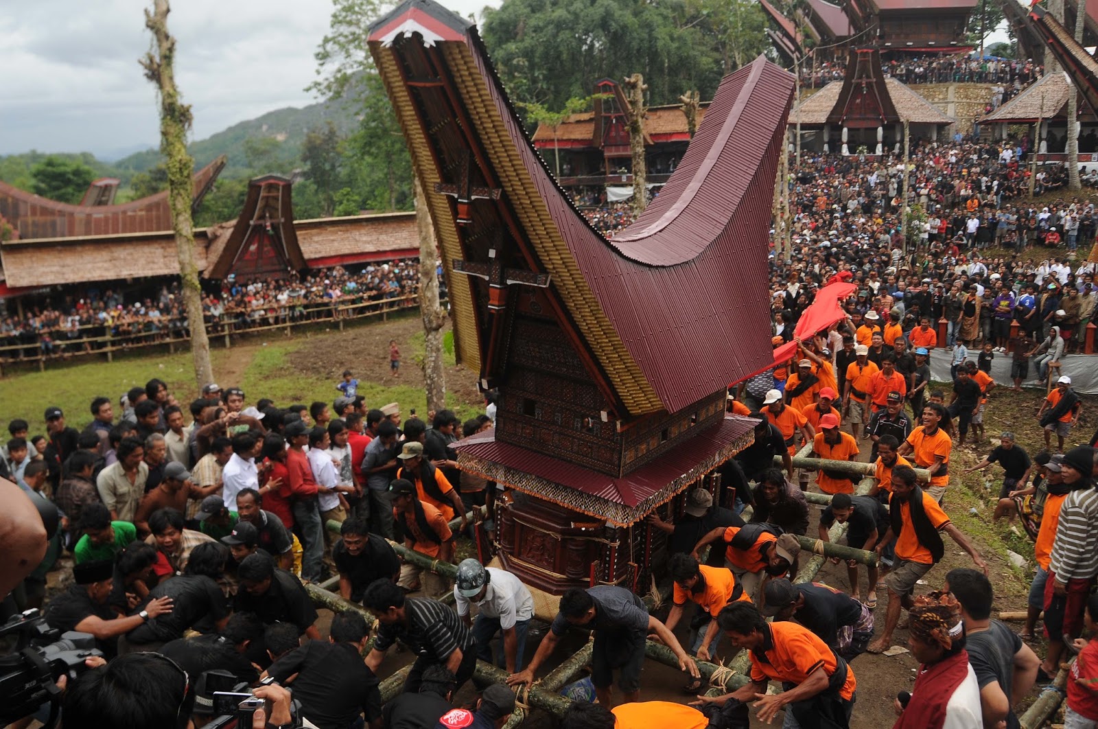 Rambu Solo, Pesta Penyempurnaan Kematian Orang Toraja
