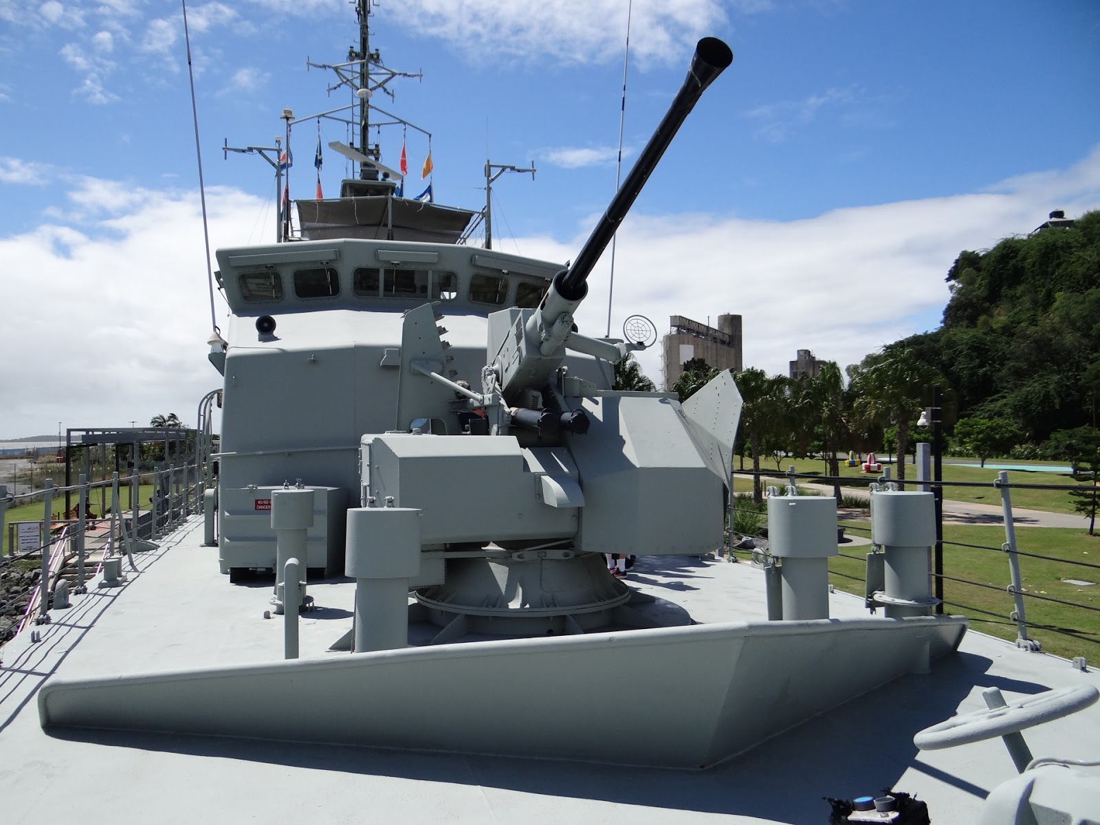 Air Queensland.blogspot Onboard tour Fremantle class patrol boat HMAS Gladstone East Shores