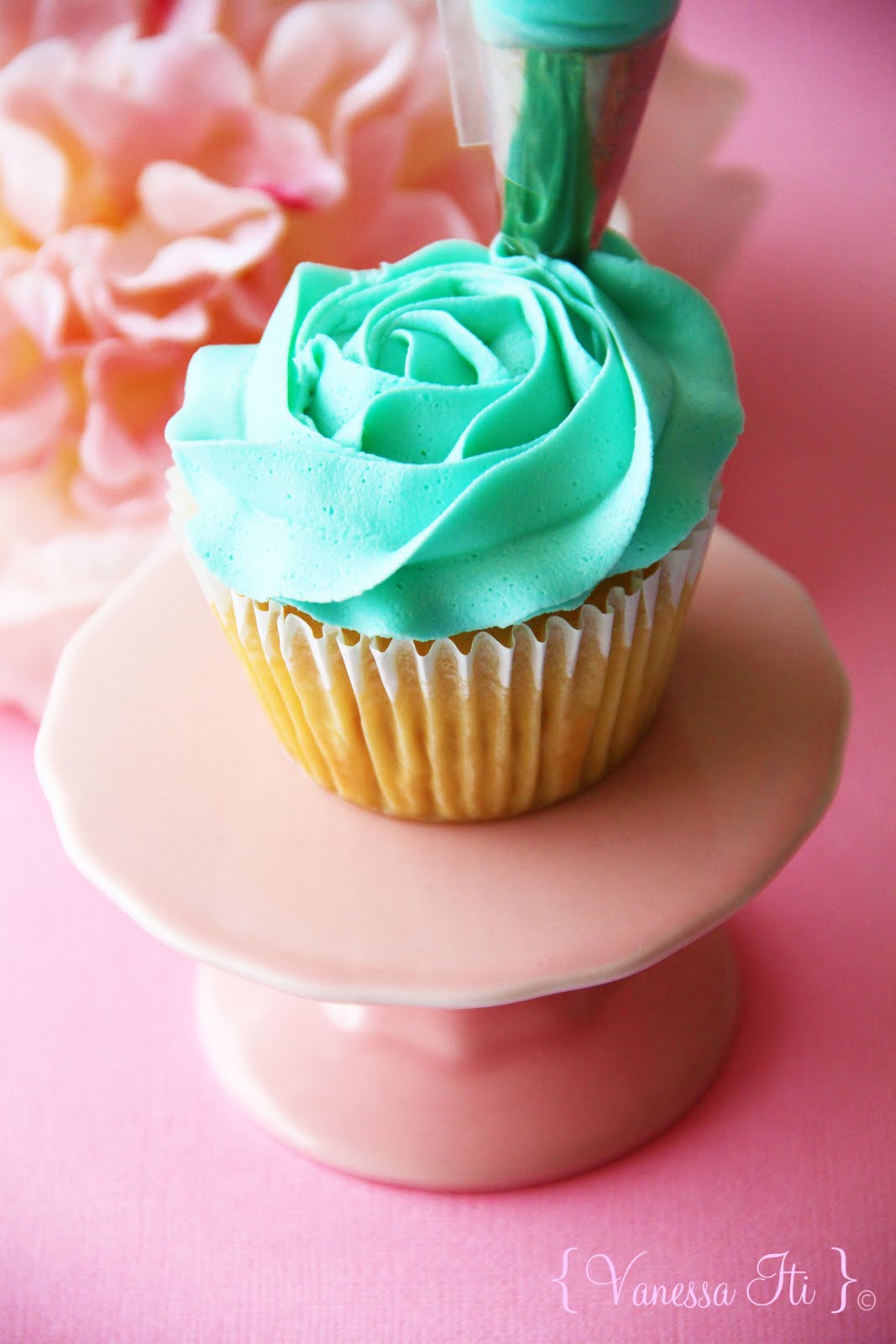 Bella Cupcakes Rose Swirl