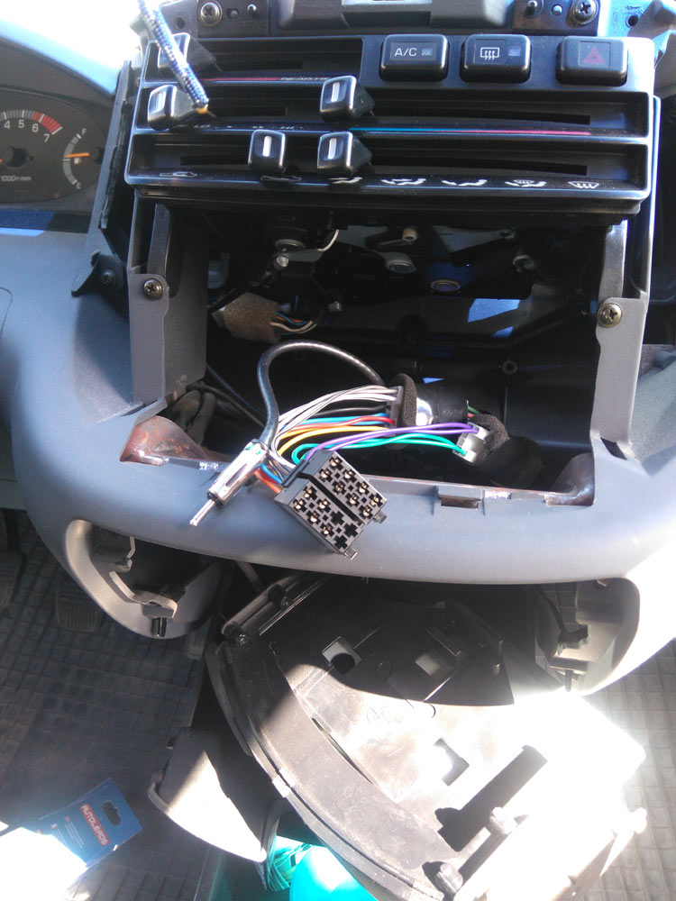 Toyota Previa: How To Remove Old Car Stereo And Install A Bluetooth Stereo, Kenwood Kdc X5100Bt In Toyota Previa