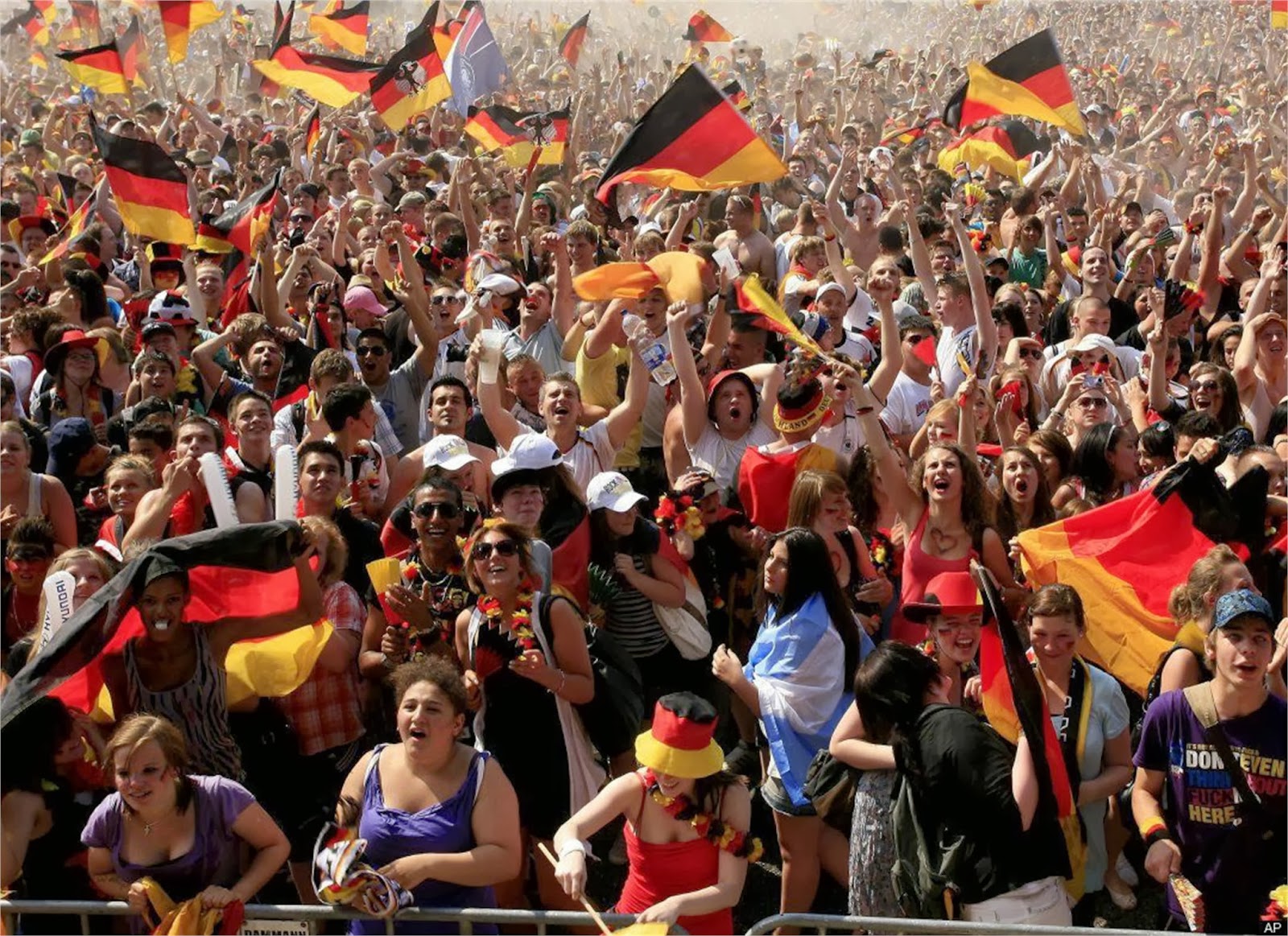 Численность населения человек в германии. Население Германии на 2021. Население Германии 2021 численность населения. Население Германии 2023. Германия люди.