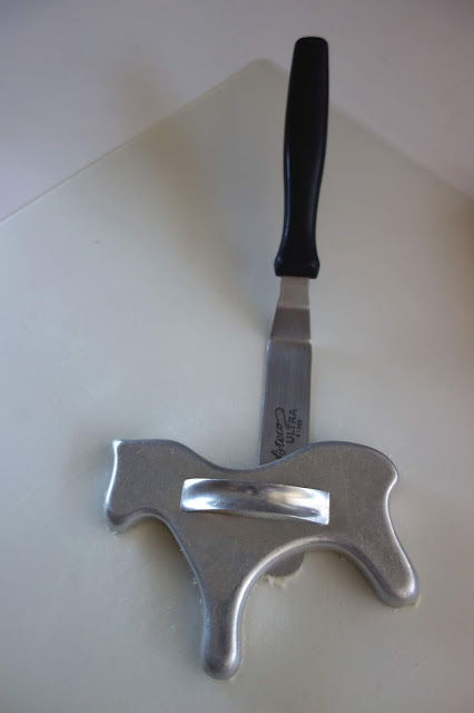 cutting mat, offset spatula