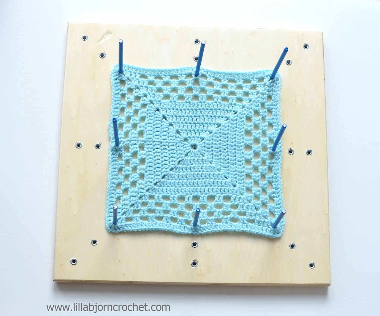 How to make a blocking board for Granny Squares