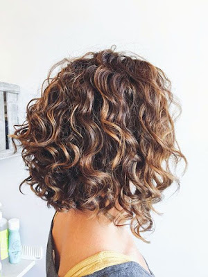 ✘ 26+ Amazing Curly Bob Short Hairstyles To Choose Right Now when looking for the proper bob you may find endless amounts of straight bob cuts ✘ 26+ Amazing Curly Bob Short Hairstyles To Choose Right Now