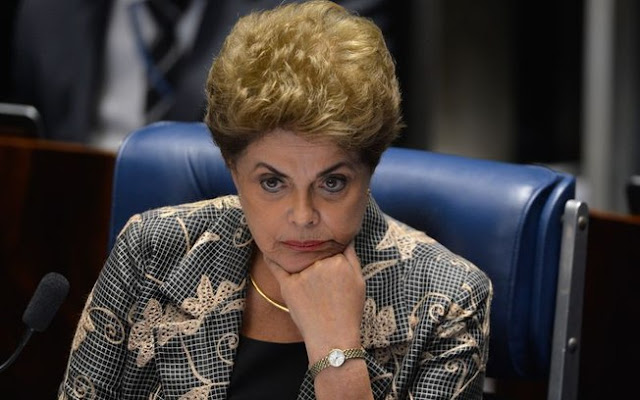 Dilma perde mandato de Presidente