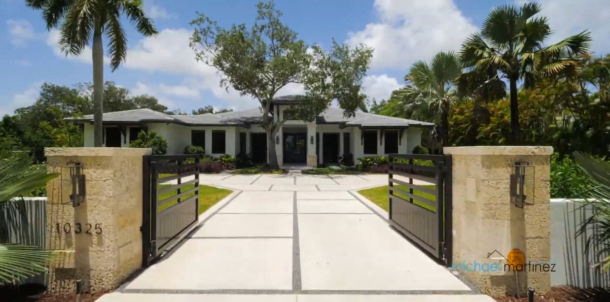 Tour 10325 SW 69th Ave, Miami Home vs. 20 Interior Design Photos
