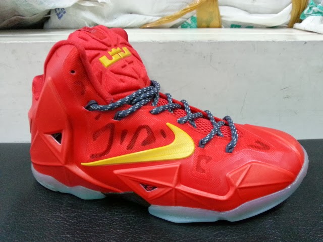 harga nike lebron 11 original