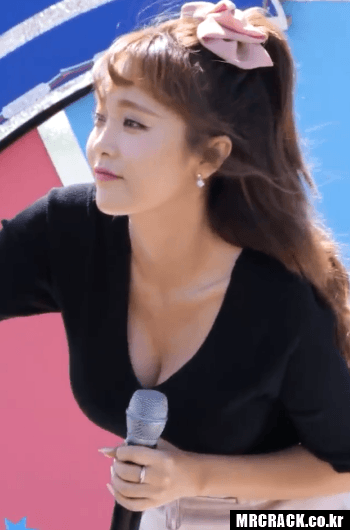 가리는 듯 가리지 않는 홍진영 누나 | 인스티즈