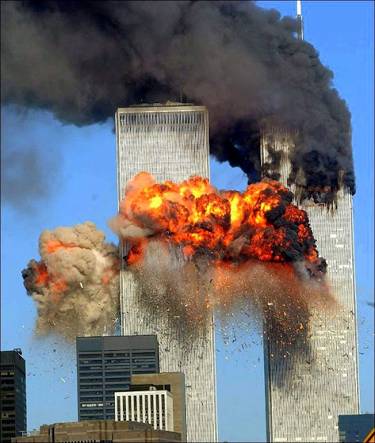 BUUUMMMMMMMMMMMMMMMMM....... NAS DUA TORRES GÊMEAS DE NOVA YORK ... BUUUMMMMMMMMMMMMMMMMM....... NAS DUA TORRES GÊMEAS DE NOVA YORK ...