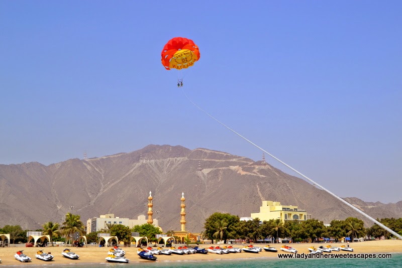 Khorfakkan Public Beach activities in paragliding