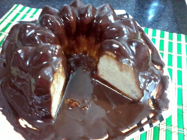 pudim de banana com cobertura de chocolate Receita de pudim de banana com cobertura de chocolate
