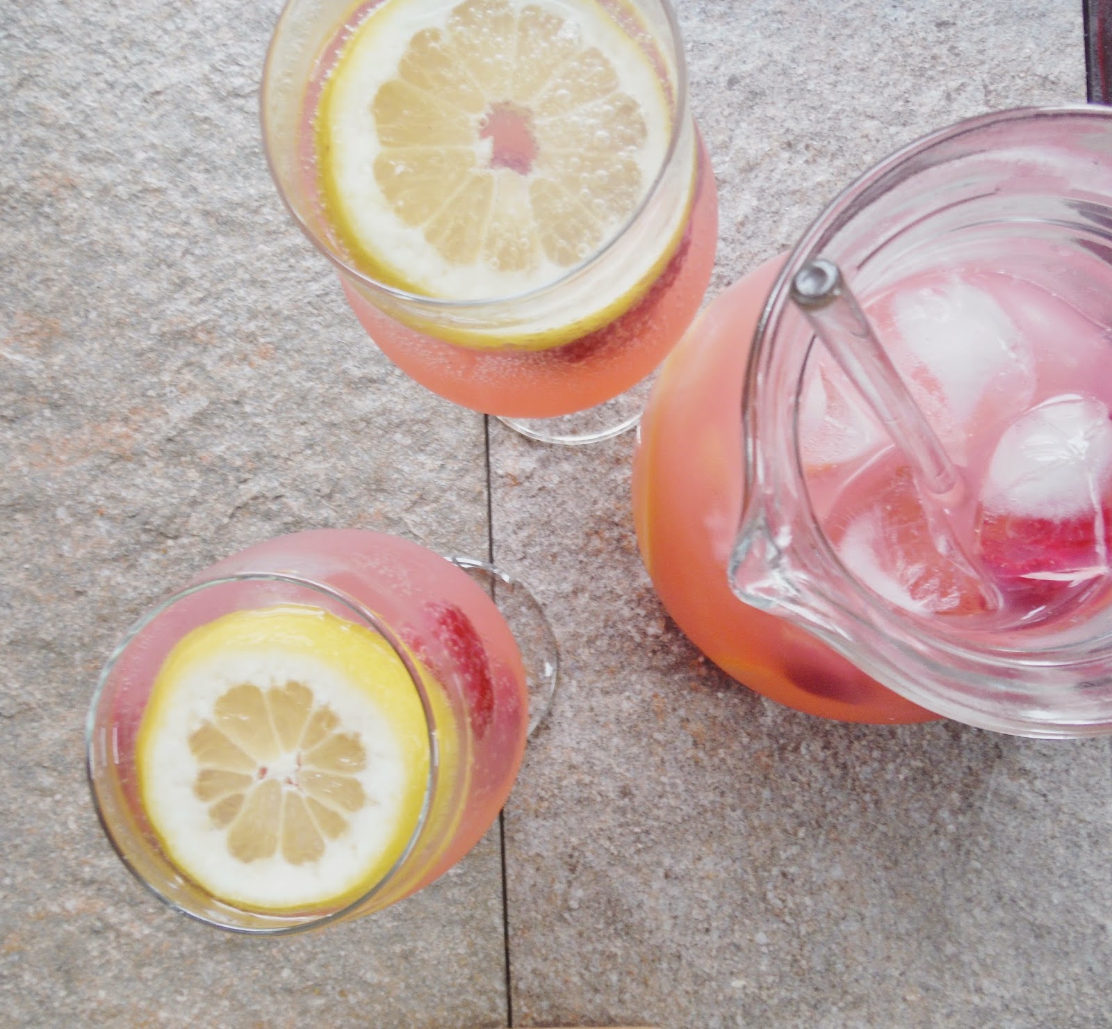 king-s-fizzy-raspberry-lemonade-cocktail