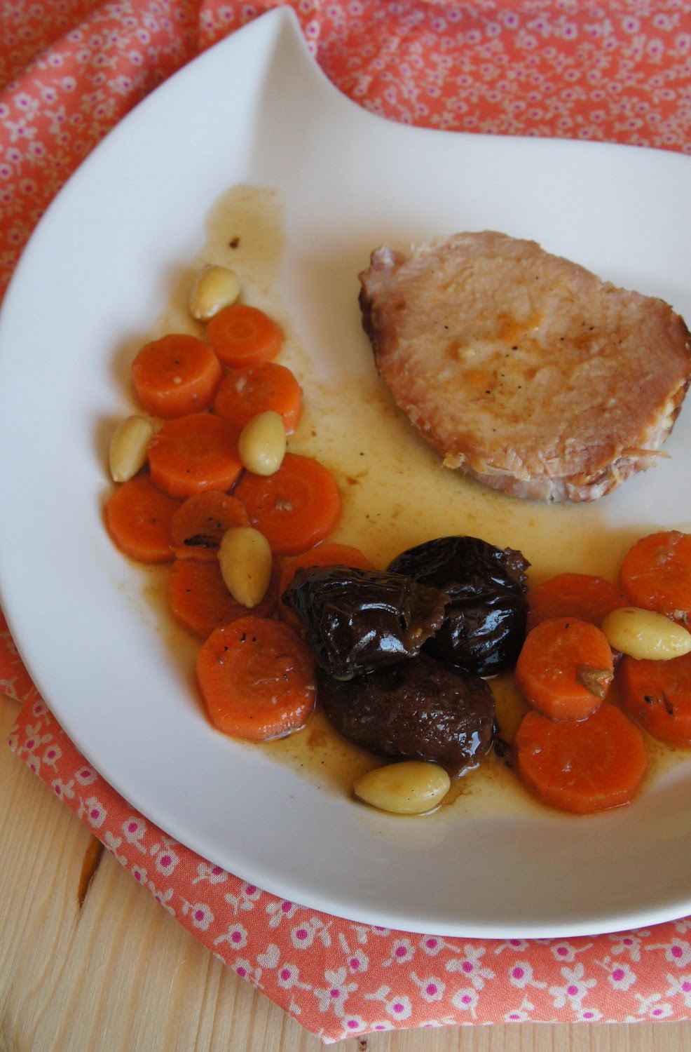 Rôti De Porc Saumuré En Cocotte Rôti de porc fumé en cocotte, aux pruneaux et aux amandes