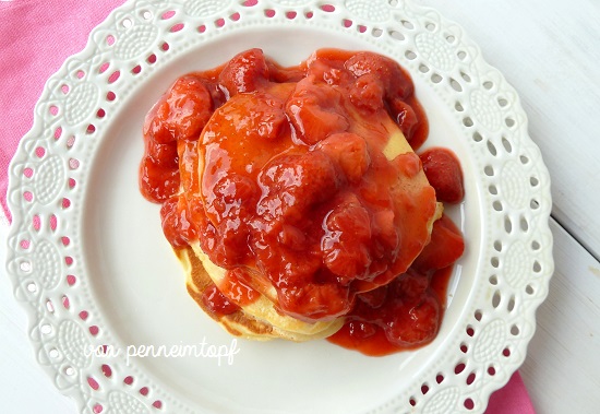 Penne im Topf: Pancakes mit Erdbeer-Vanille-Kompott