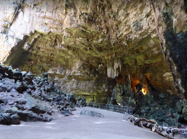 Sala delle Grave nelle grotte di Castellana