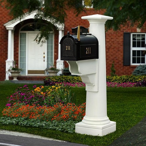 A Majesty of the Mailbox