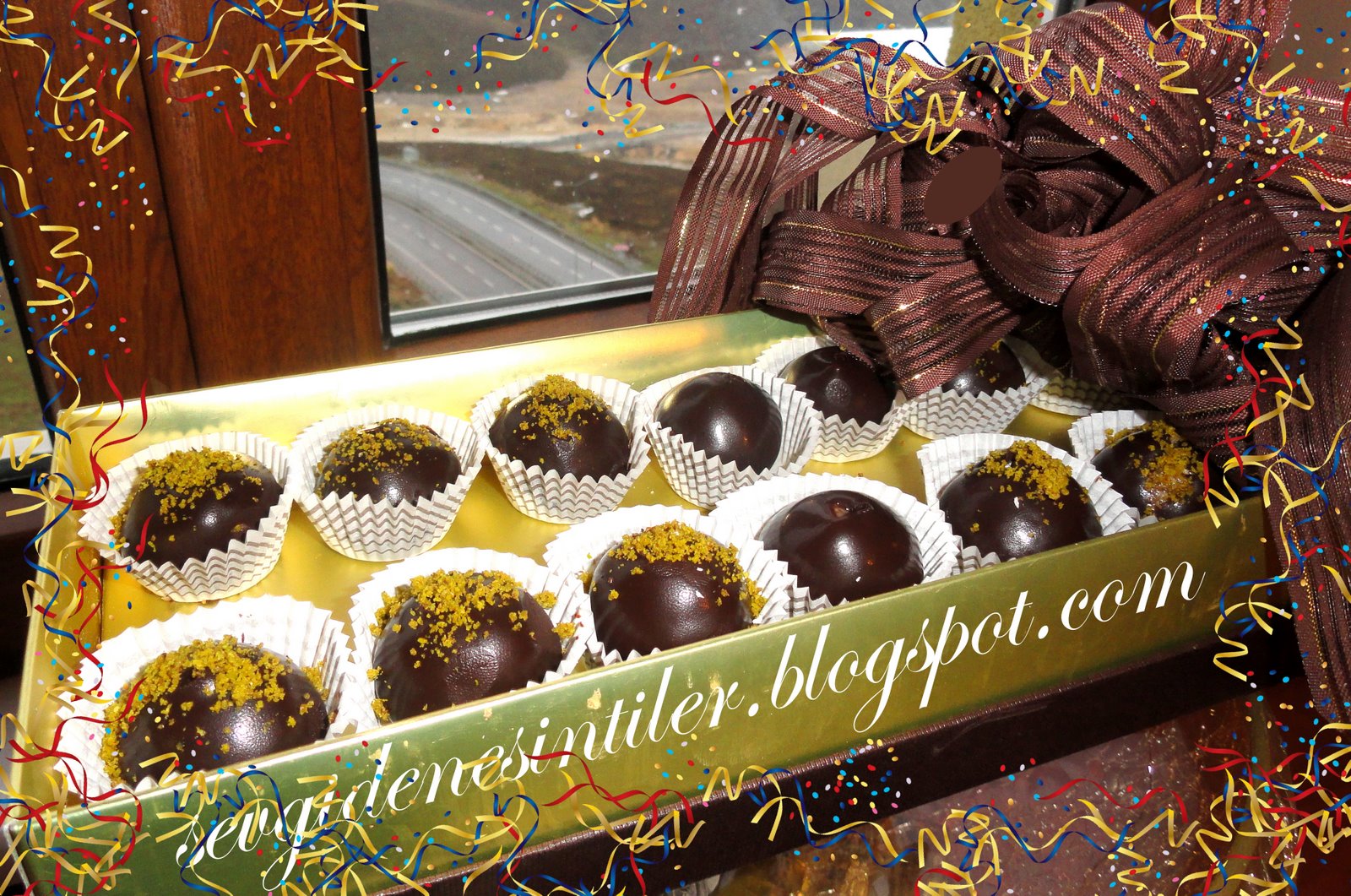 FARRERO ROCHER (DINDIK EZMELİ ÇİKOLATA TOPLAR) GÜLO ANNE MUTFAKTA