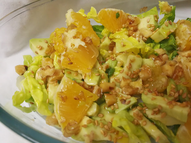 Ensalada De Naranjas Y Aguacate Con Nueces
