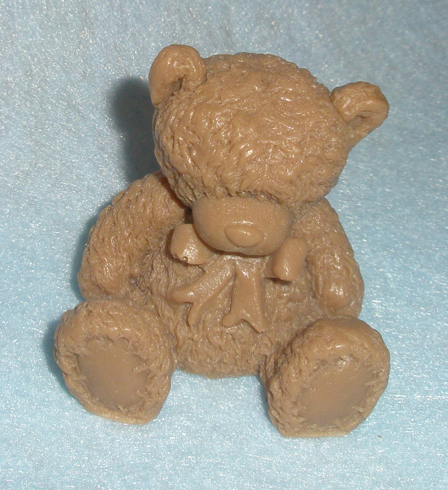 Медовый мишка 36 глава. Медвежонок с медом поделка. Поделка мишка с медом. Поделка медведь с медом. Медвежонок из мыла.