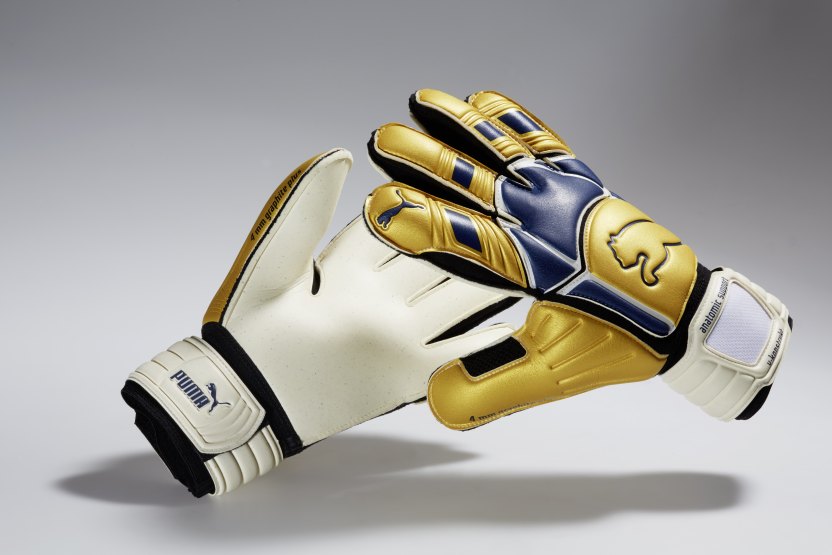 puma goalkeeper gloves gold